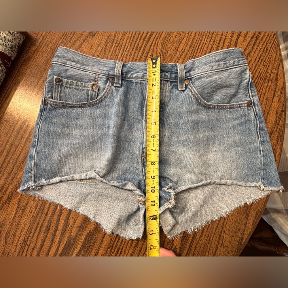 Levi’s women’s denim short W30 - Picture 6 of 15
